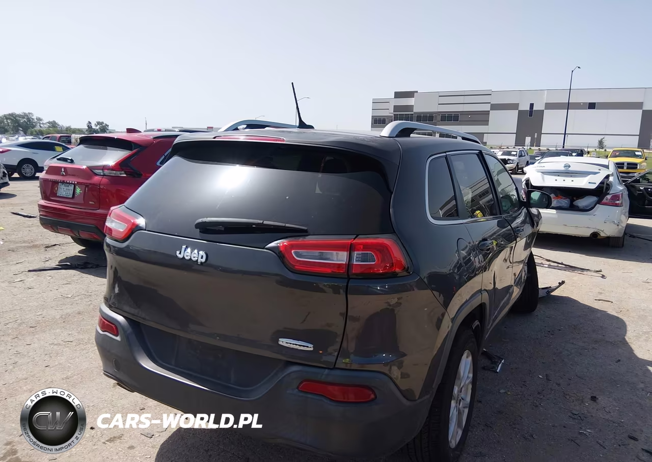 2014 Jeep Cherokee Latitude VIN:1C4PJLCB6EW305470 - 4