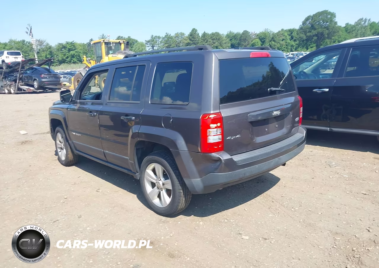 2016 Jeep Patriot Latitude VIN:1C4NJRFBXGD657052 - 3