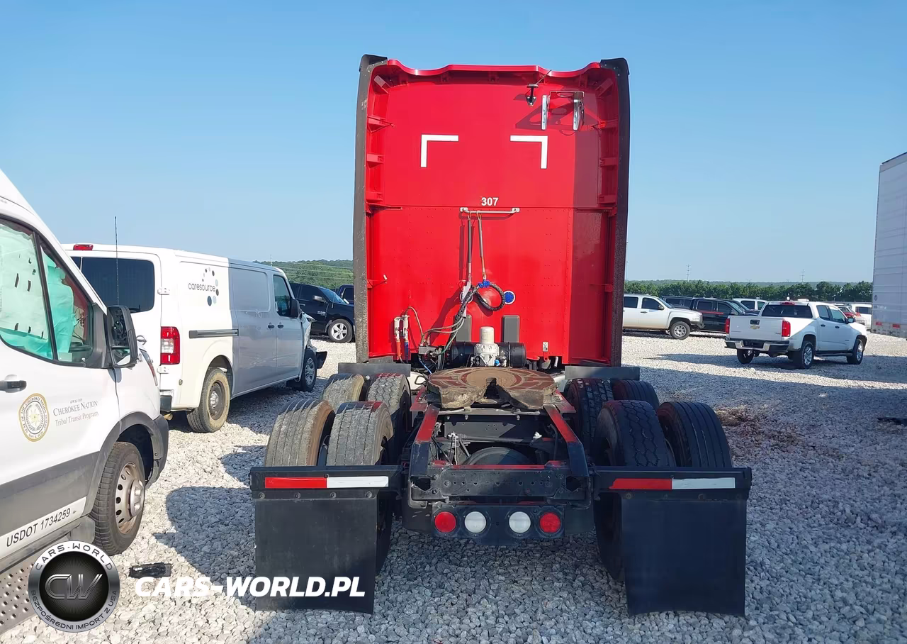 2020 Kenworth T680 VIN:1XKYDP9X1LJ380923 - 18