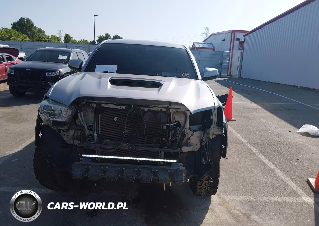 2018 Toyota Tacoma Trd Sport VIN:3TMCZ5AN8JM149765 - 13