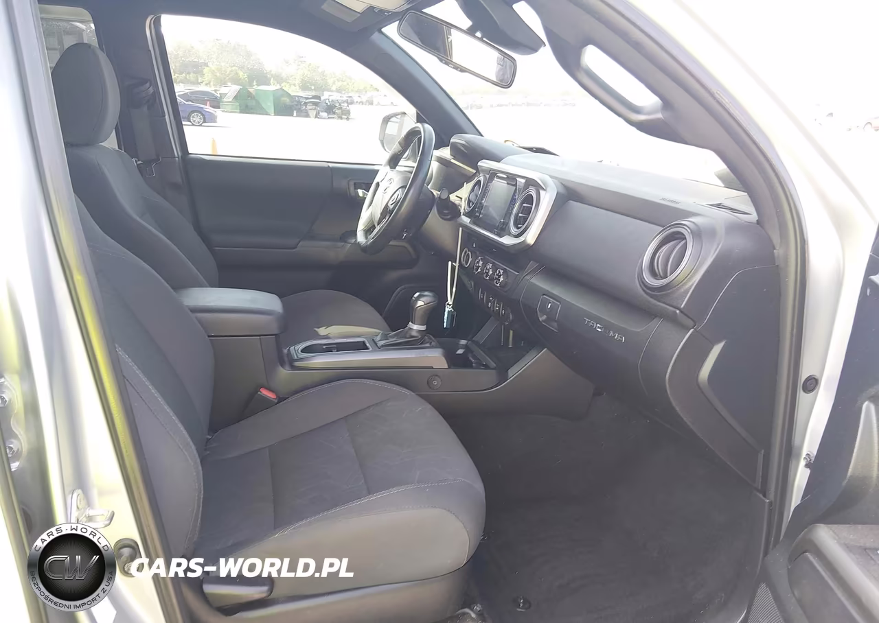 2018 Toyota Tacoma Trd Sport VIN:3TMCZ5AN8JM149765 - 5