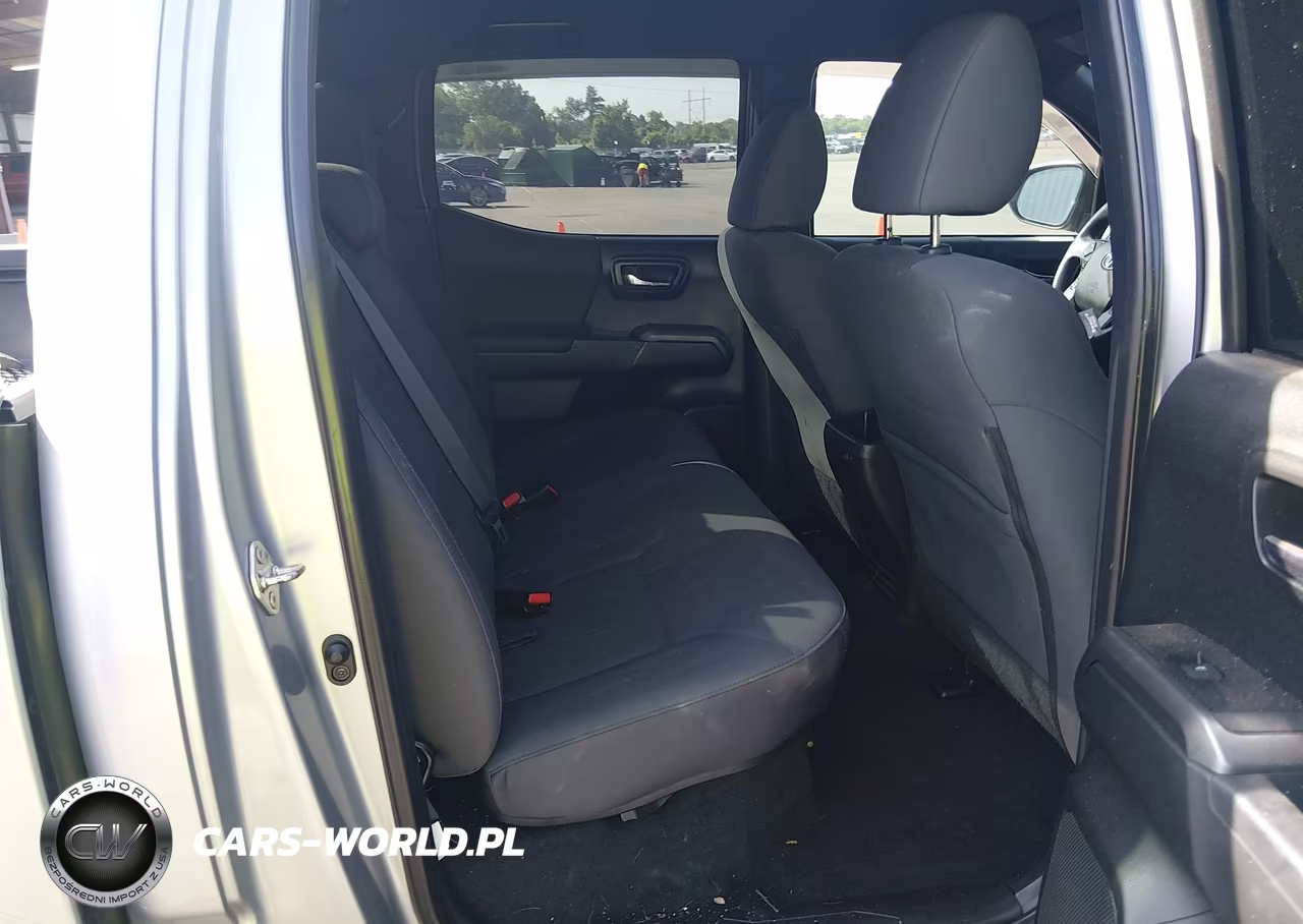 2018 Toyota Tacoma Trd Sport VIN:3TMCZ5AN8JM149765 - 8