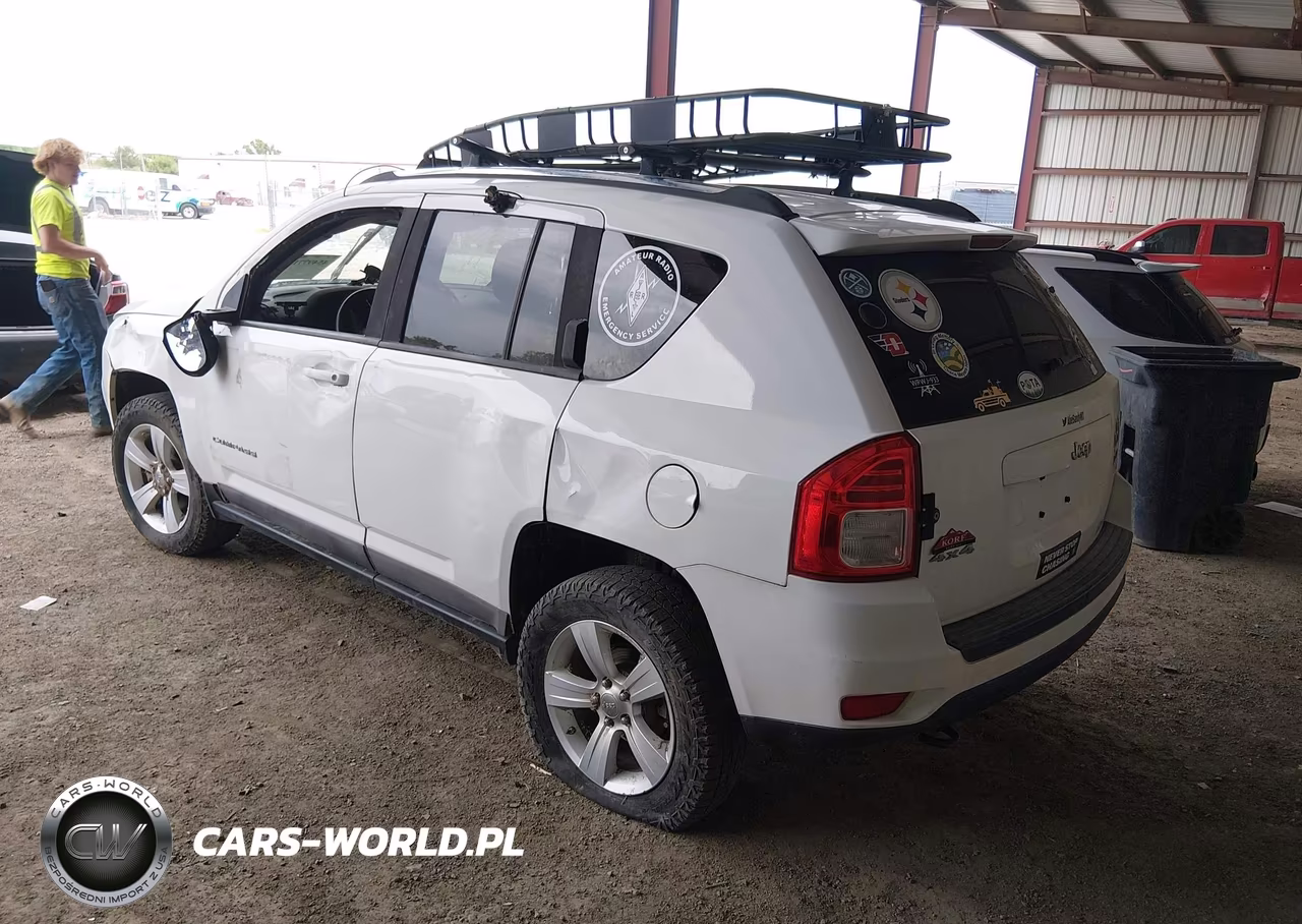 2011 Jeep Compass VIN:1J4NF1FBXBD135270 - 3