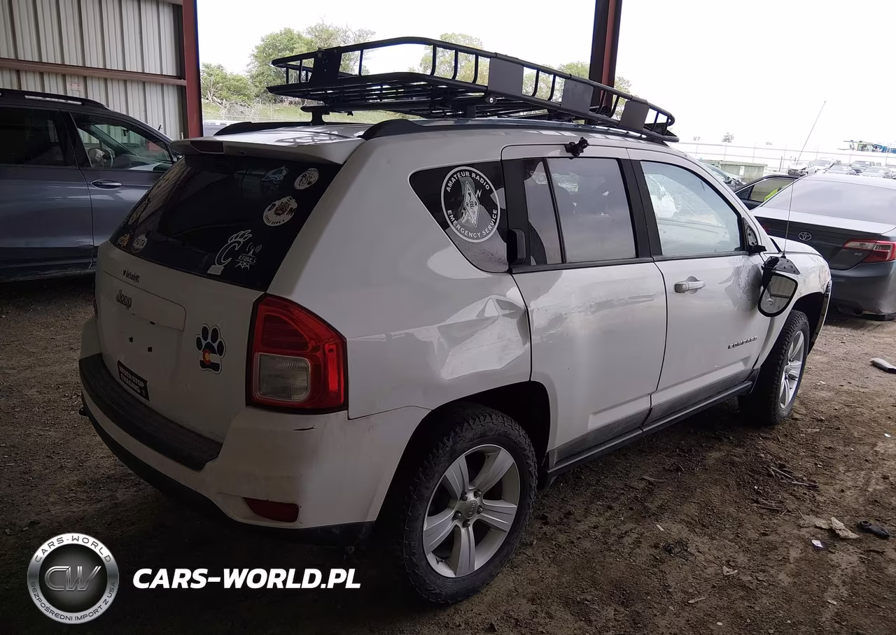2011 Jeep Compass VIN:1J4NF1FBXBD135270 - 4