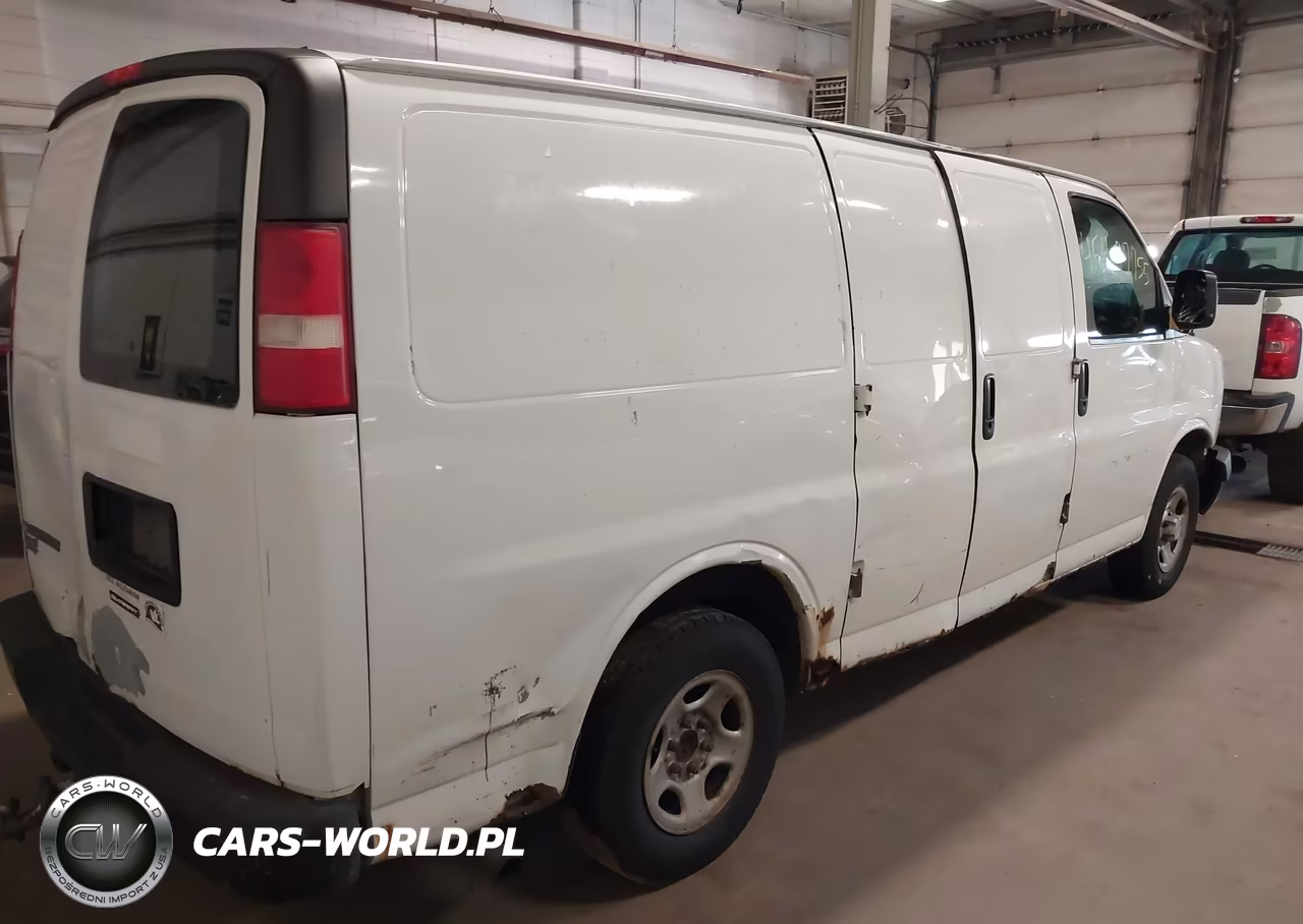 2008 Chevrolet Express Work Van VIN:1GCFG15X081186307 - 4
