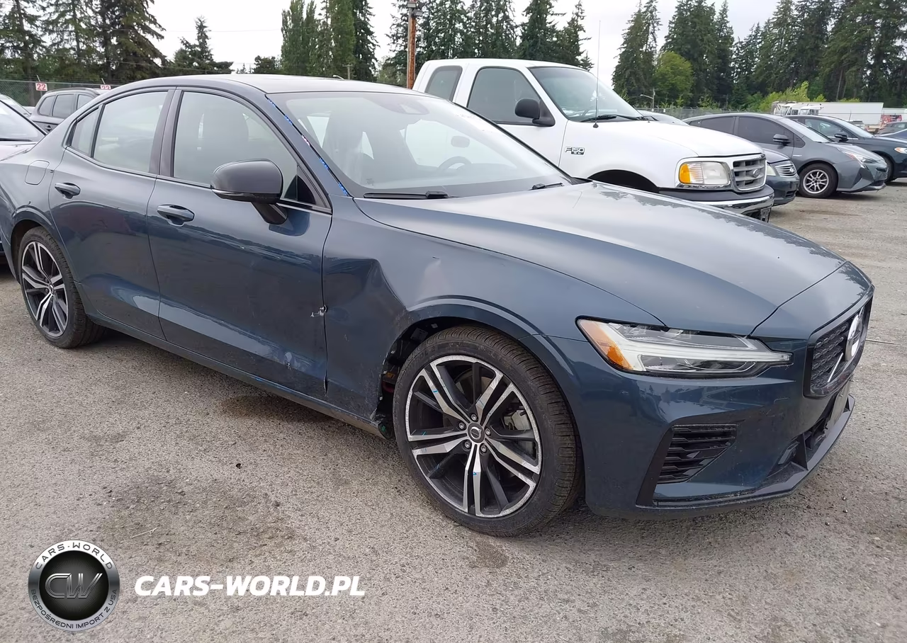 2021 Volvo S60 Recharge Plug-In Hybrid T8 R-Design Expression – zdjęcie 1 z 17