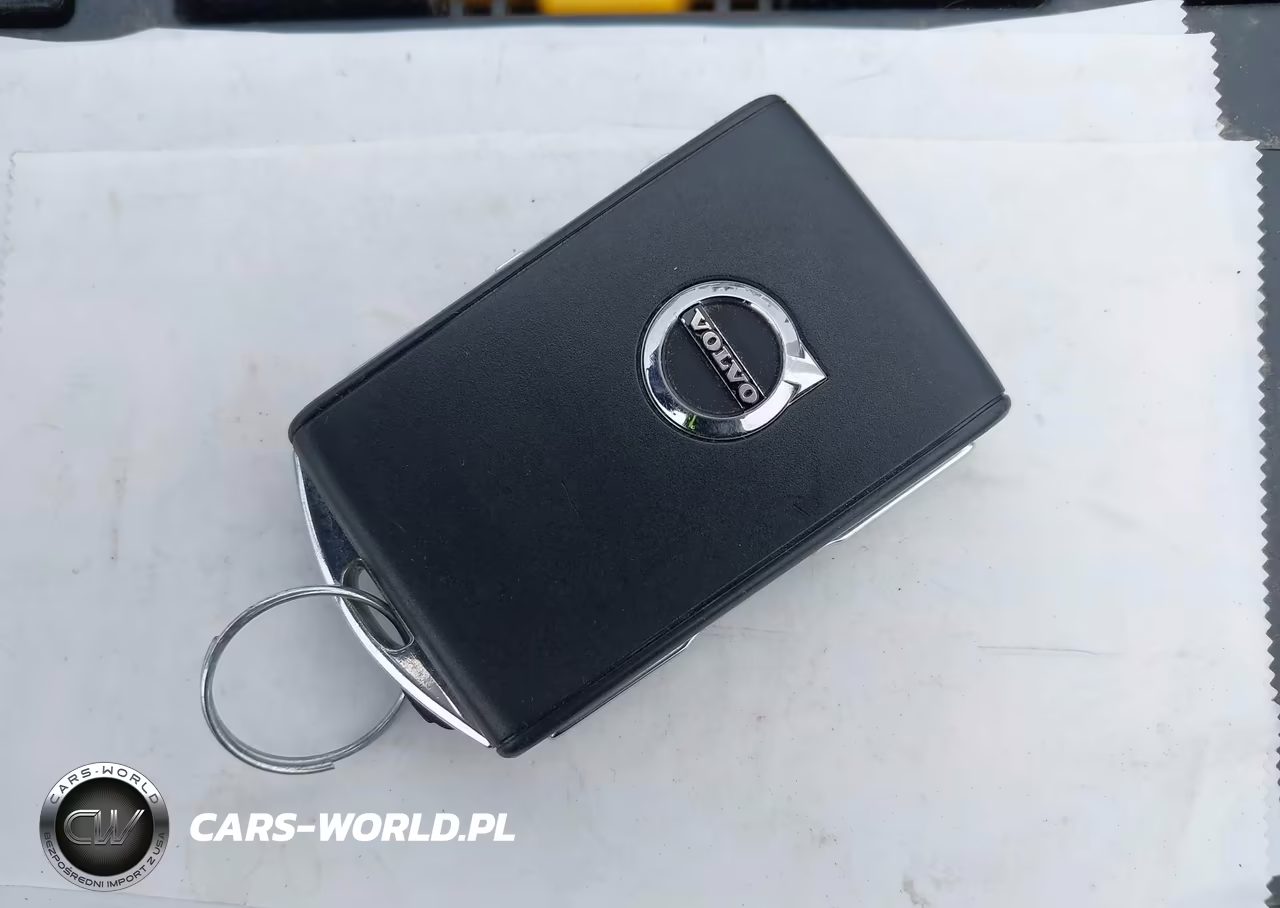 2021 Volvo S60 Recharge Plug-In Hybrid T8 R-Design Expression VIN:7JRBR0FZXMG109505 - 11