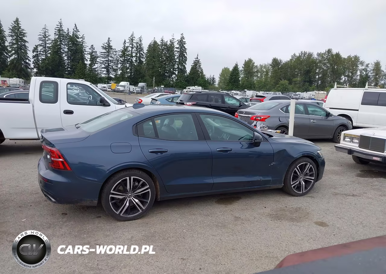 2021 Volvo S60 Recharge Plug-In Hybrid T8 R-Design Expression VIN:7JRBR0FZXMG109505 - 14