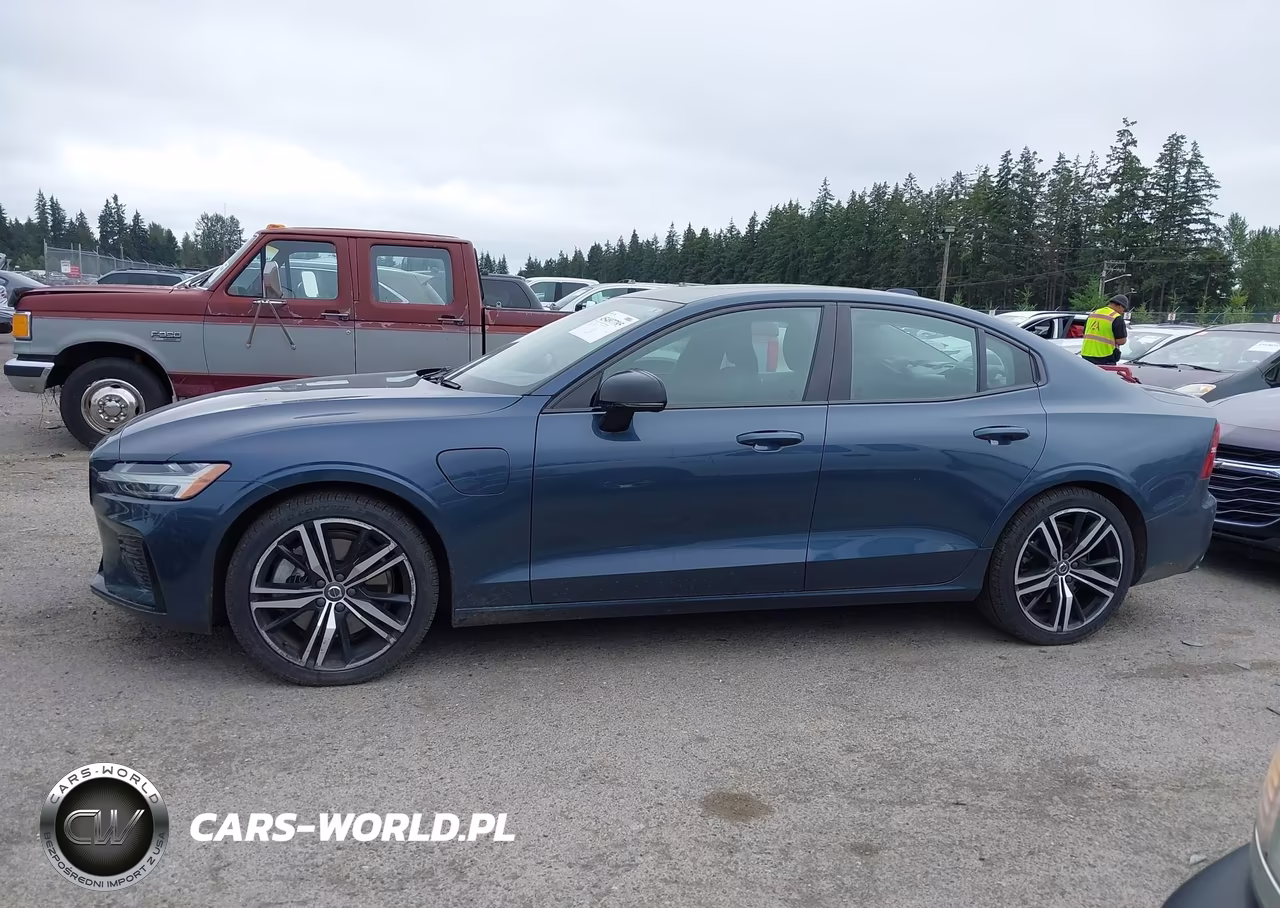 2021 Volvo S60 Recharge Plug-In Hybrid T8 R-Design Expression VIN:7JRBR0FZXMG109505 - 15