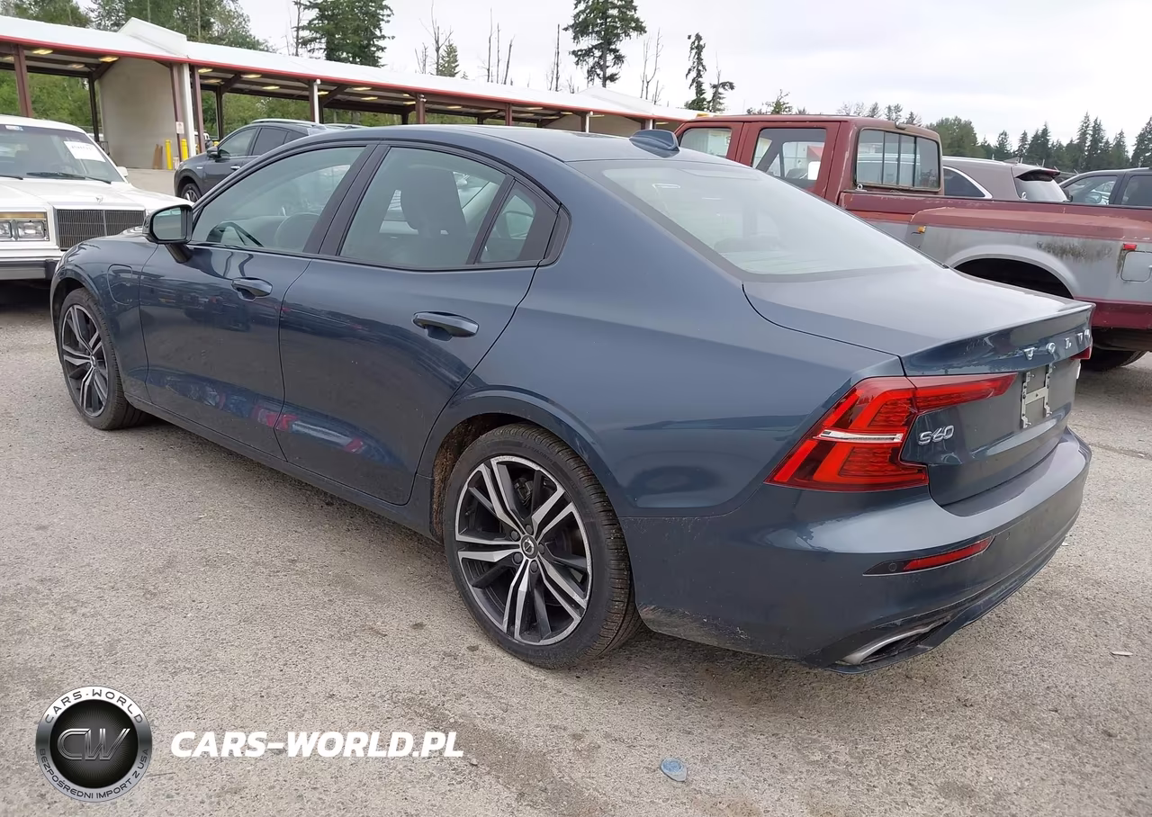 2021 Volvo S60 Recharge Plug-In Hybrid T8 R-Design Expression VIN:7JRBR0FZXMG109505 - 3