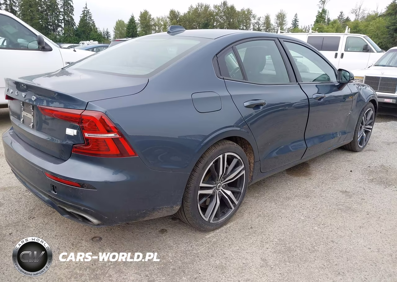 2021 Volvo S60 Recharge Plug-In Hybrid T8 R-Design Expression VIN:7JRBR0FZXMG109505 - 4