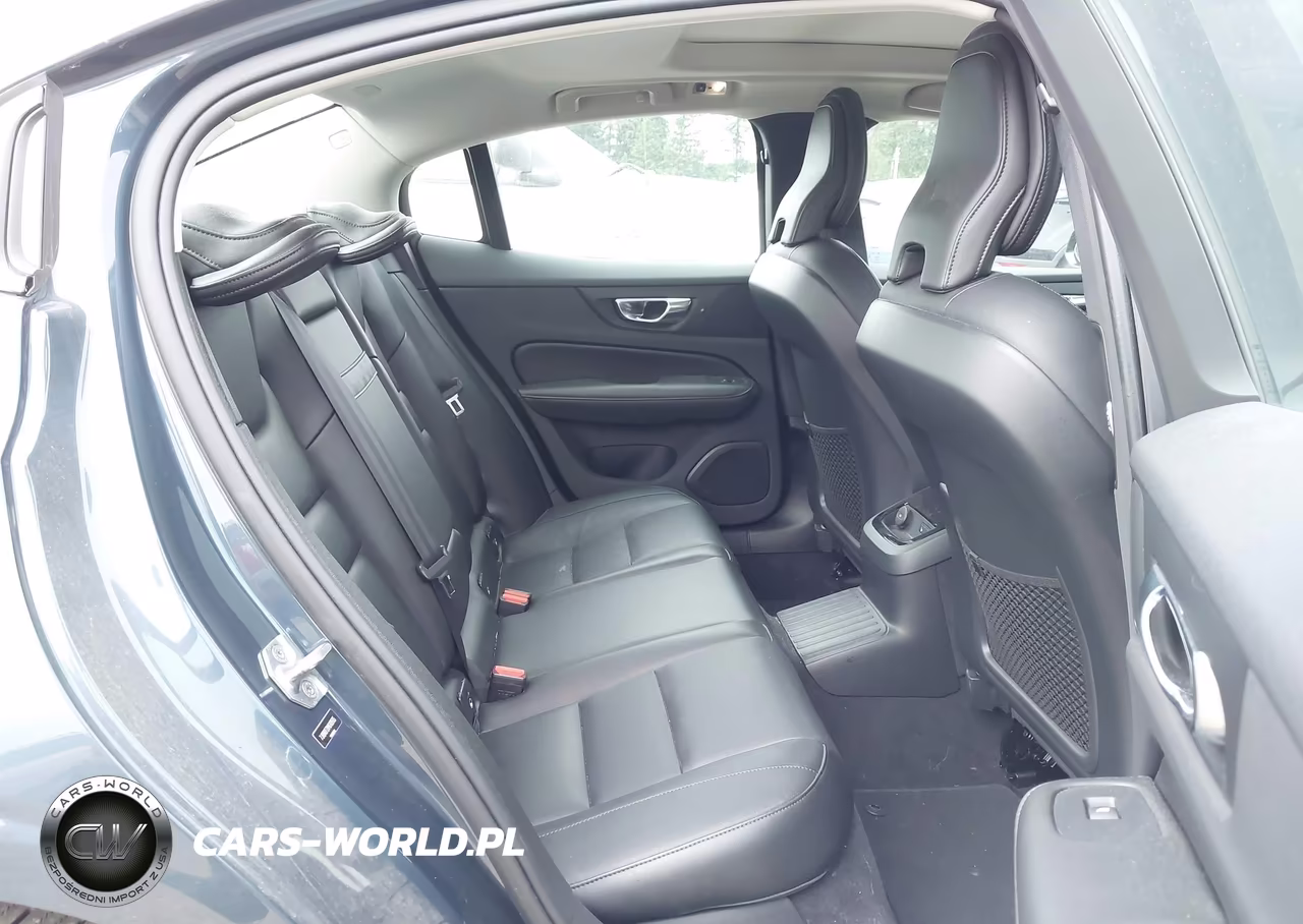 2021 Volvo S60 Recharge Plug-In Hybrid T8 R-Design Expression VIN:7JRBR0FZXMG109505 - 8