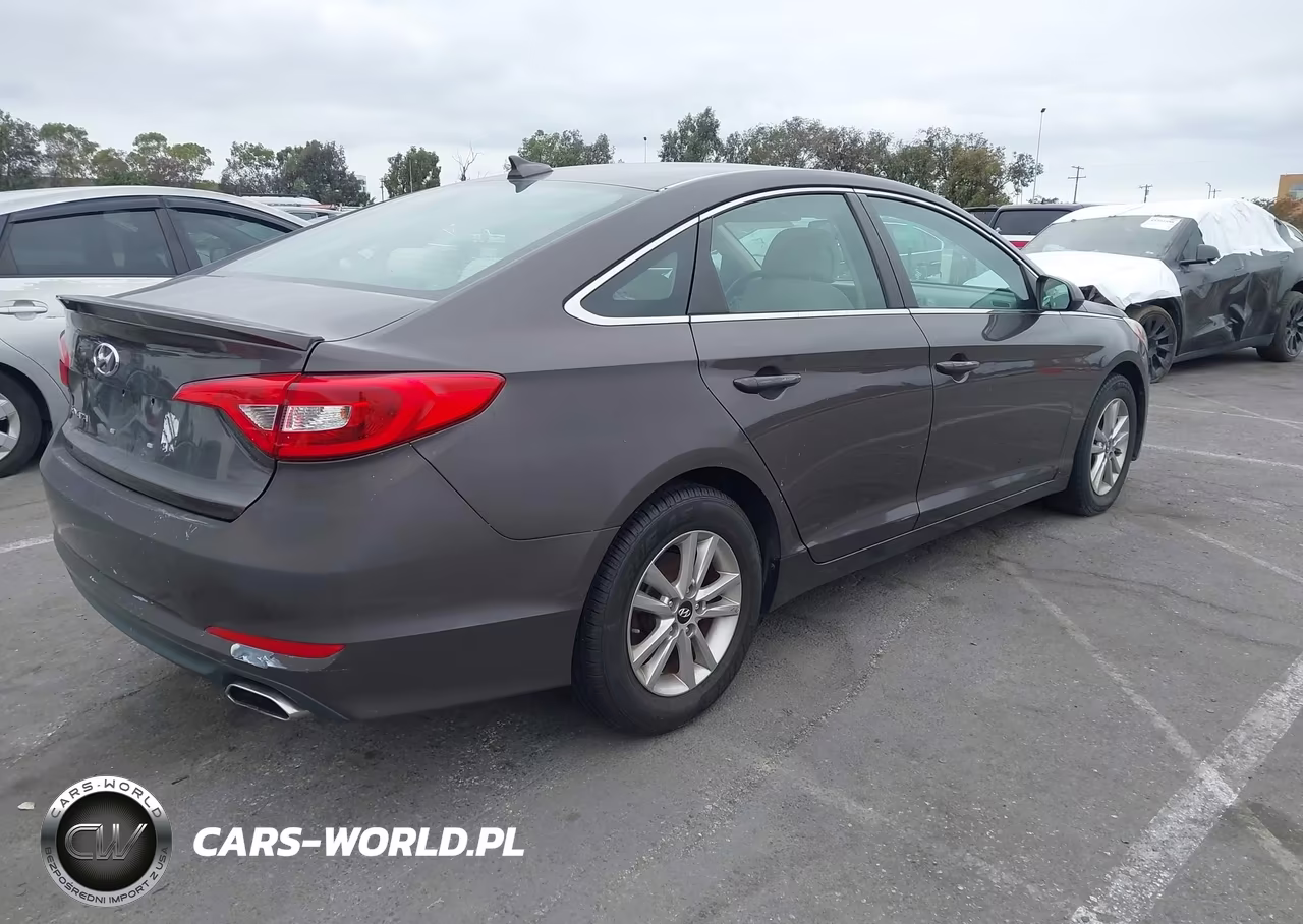 2016 Hyundai Sonata Se VIN:5NPE24AF3GH375971 - 4