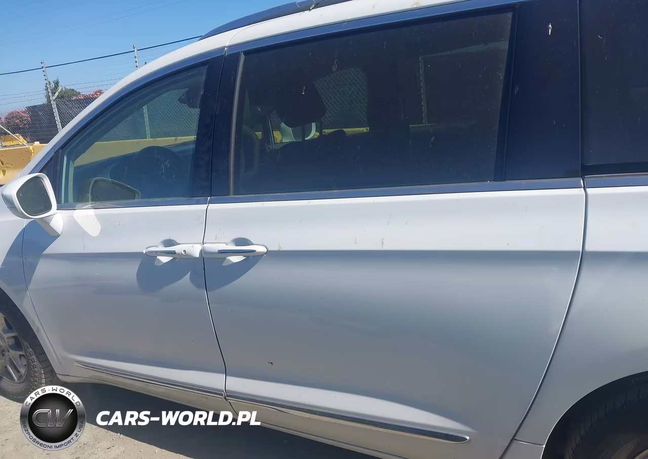 2020 Chrysler Pacifica Touring L VIN:2C4RC1BGXLR268577 - 14