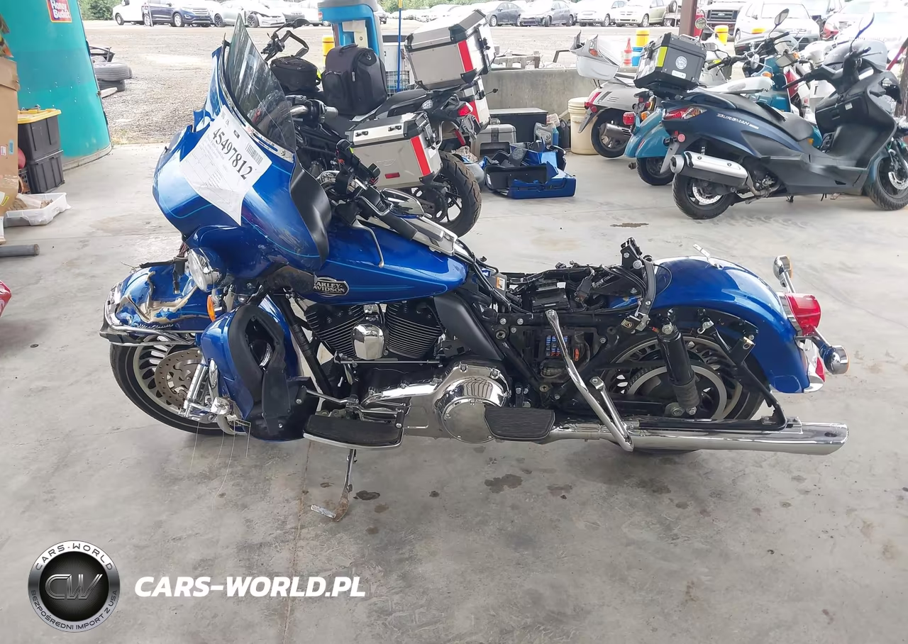 2010 Harley-Davidson Flhtcu VIN:1HD1FC418AB641523 - 13