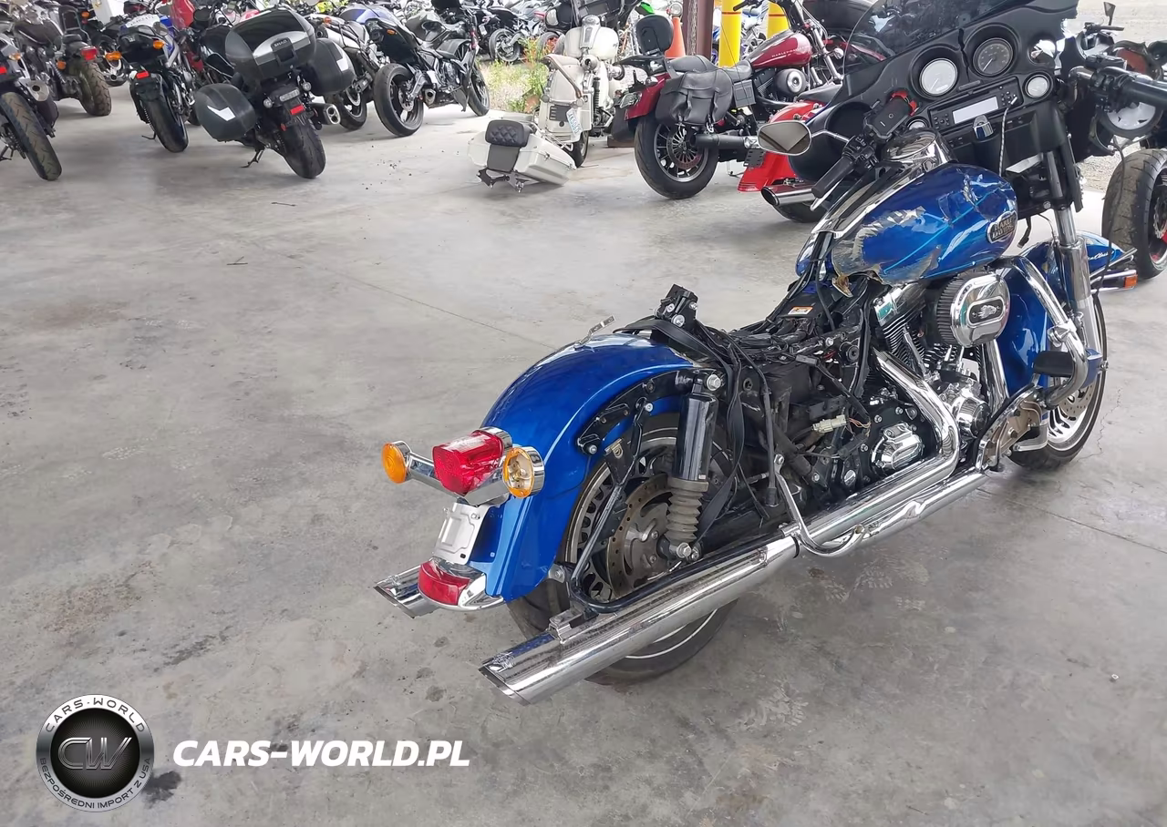 2010 Harley-Davidson Flhtcu VIN:1HD1FC418AB641523 - 4
