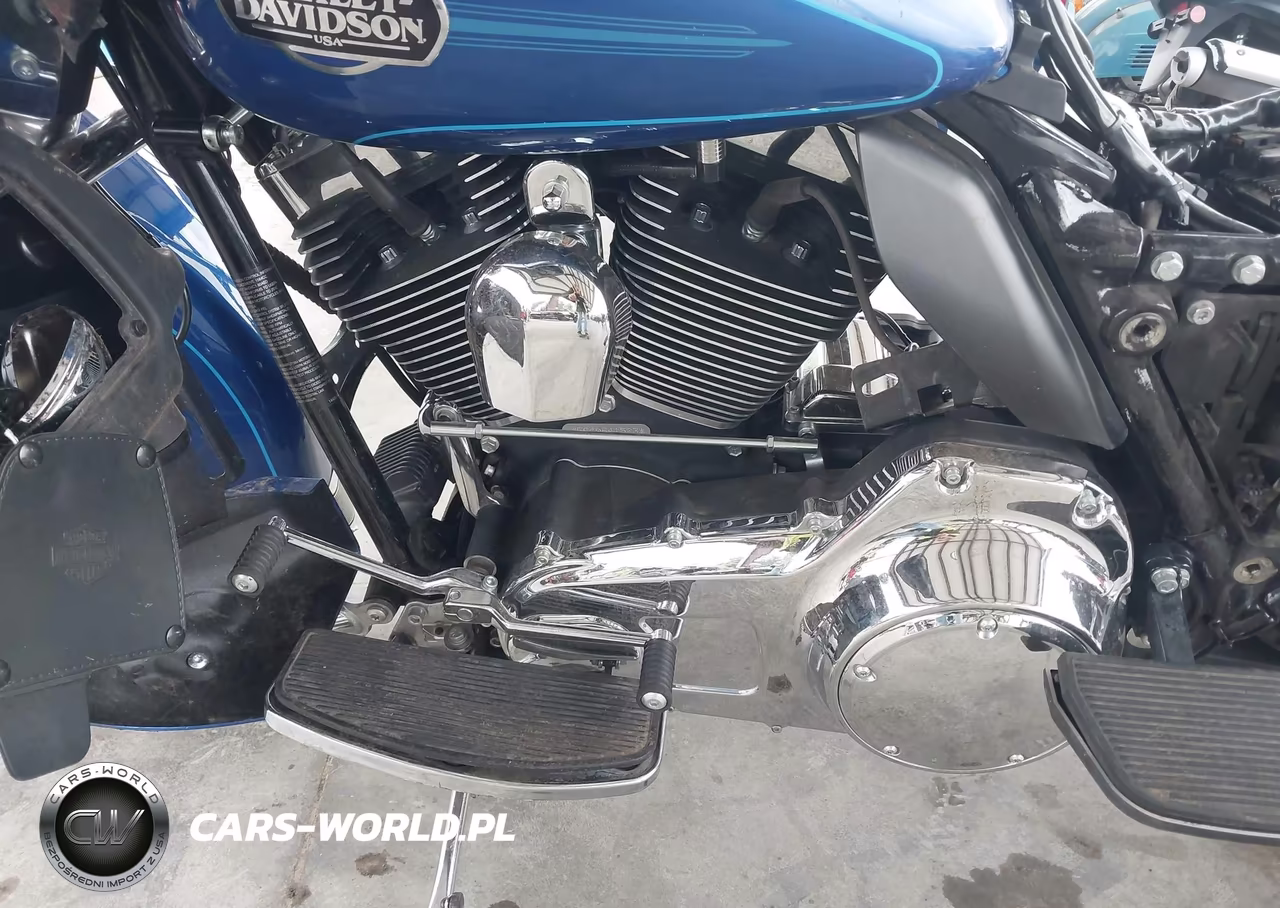 2010 Harley-Davidson Flhtcu VIN:1HD1FC418AB641523 - 9