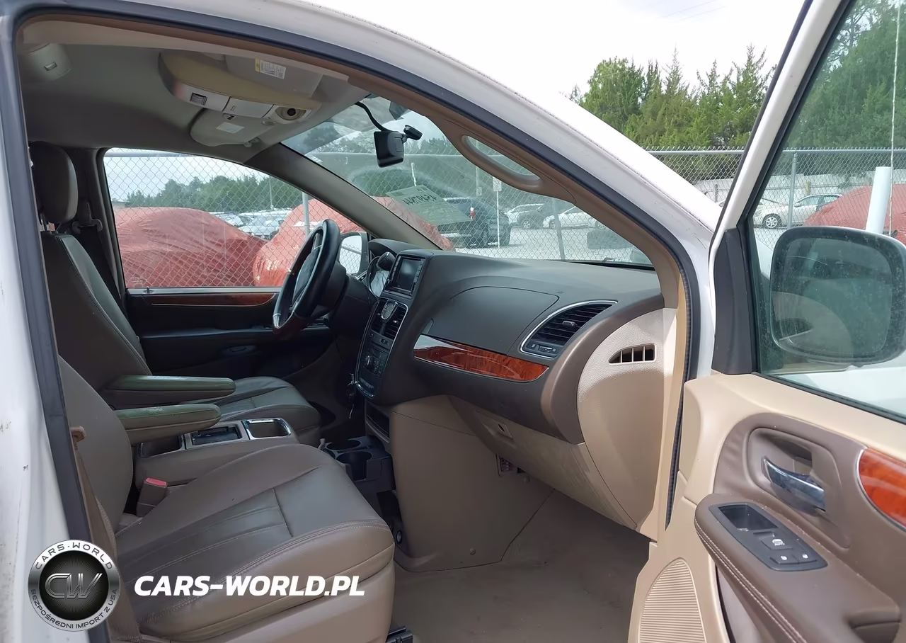 2014 Chrysler Town & Country Touring VIN:2C4RC1BG3ER317508 - 5