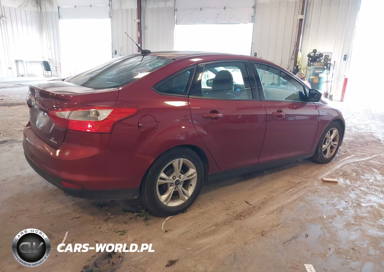 2014 Ford Focus Se VIN:1FADP3F25EL107760 - 4