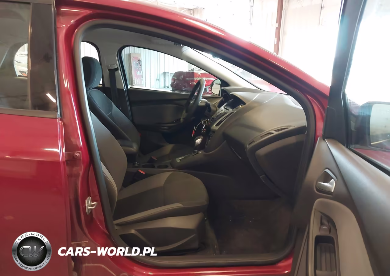 2014 Ford Focus Se VIN:1FADP3F25EL107760 - 5