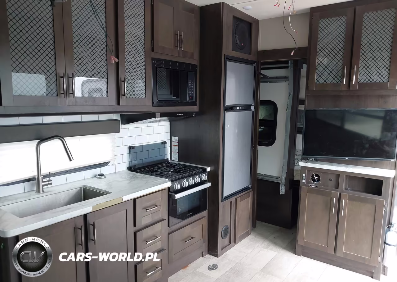 2021 Grand Design Model 21G Toy Hauler VIN:573TM2728M1214845 - 11