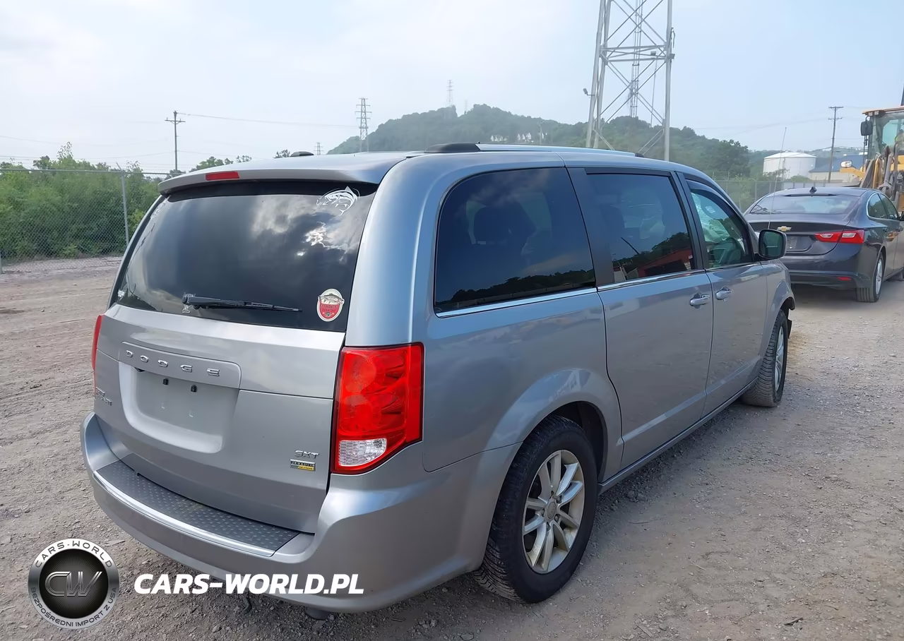 2018 Dodge Grand Caravan Sxt VIN:2C4RDGCG3JR302287 - 4
