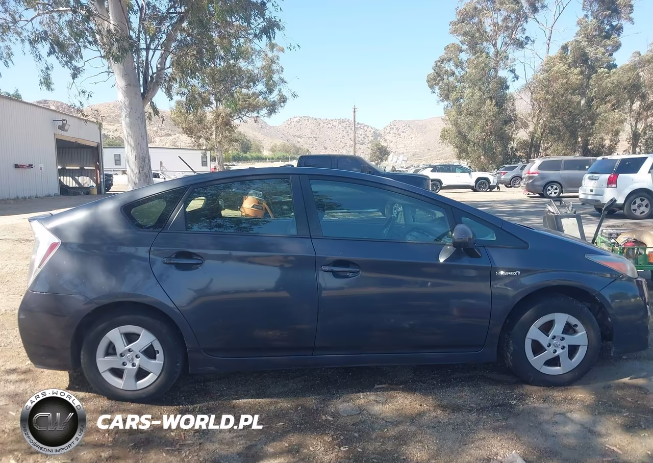 2011 Toyota Prius Two VIN:JTDKN3DU1B1410960 - 13