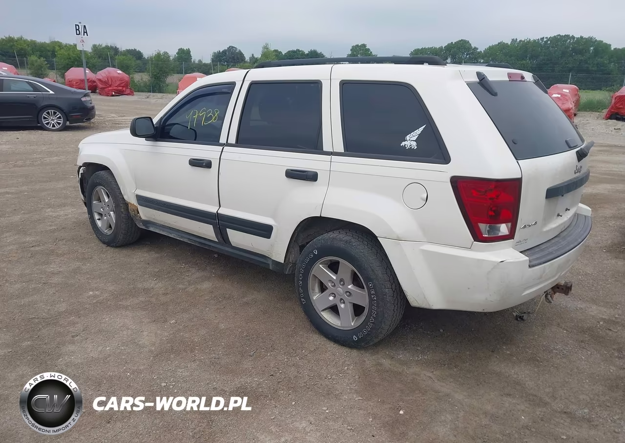 2005 Jeep Grand Cherokee Laredo VIN:1J4GR48KX5C542336 - 3