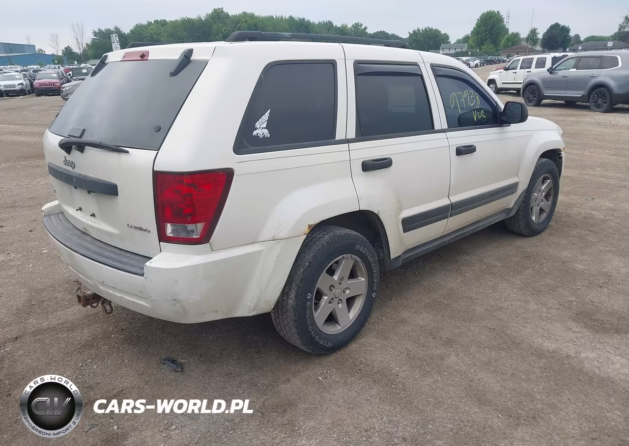 2005 Jeep Grand Cherokee Laredo VIN:1J4GR48KX5C542336 - 4