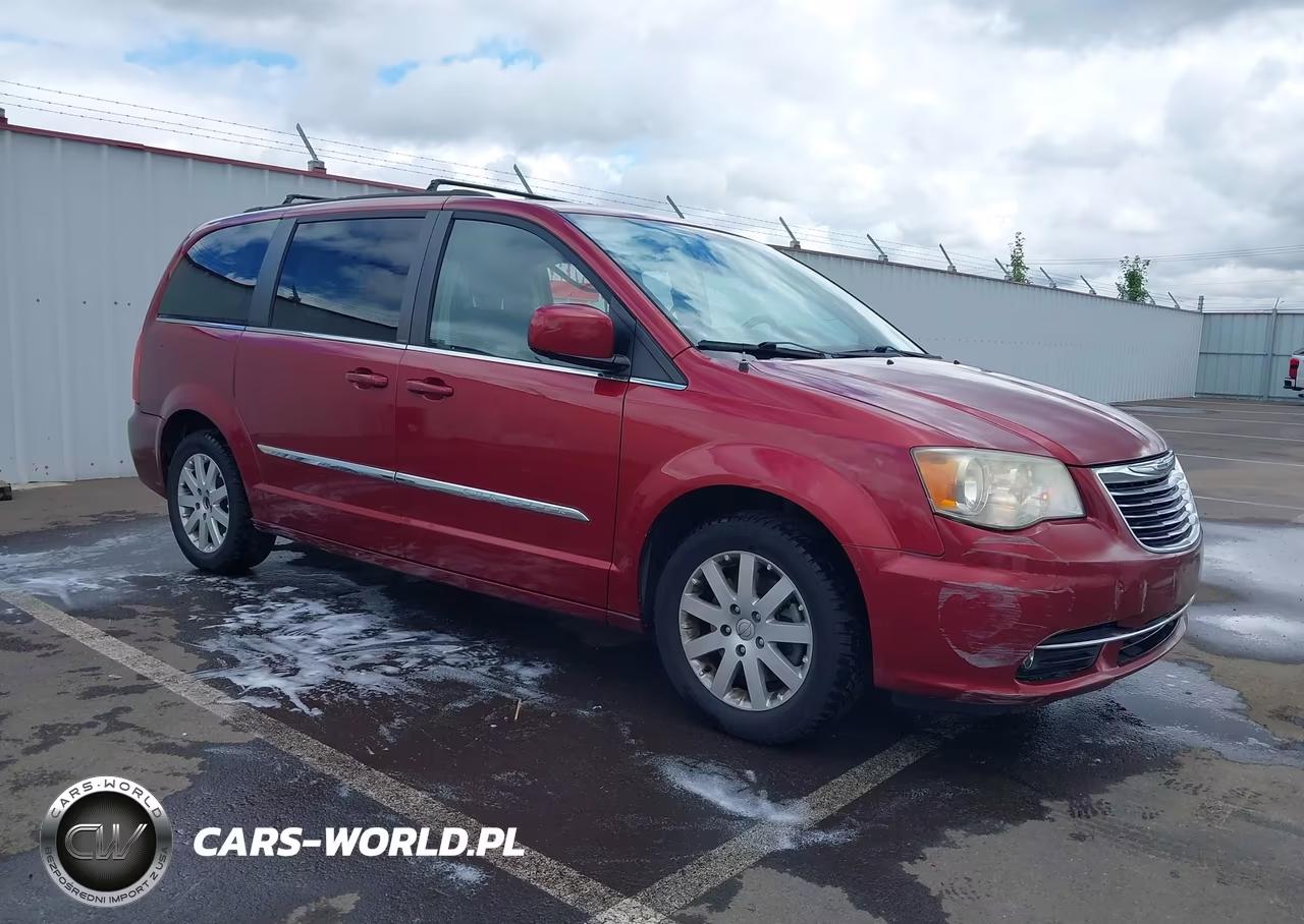 2014 Chrysler Town & Country Touring – zdjęcie 1 z 13