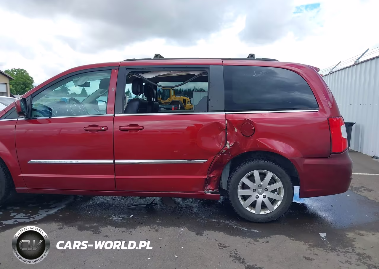 2014 Chrysler Town & Country Touring VIN:2C4RC1BGXER326903 - 6