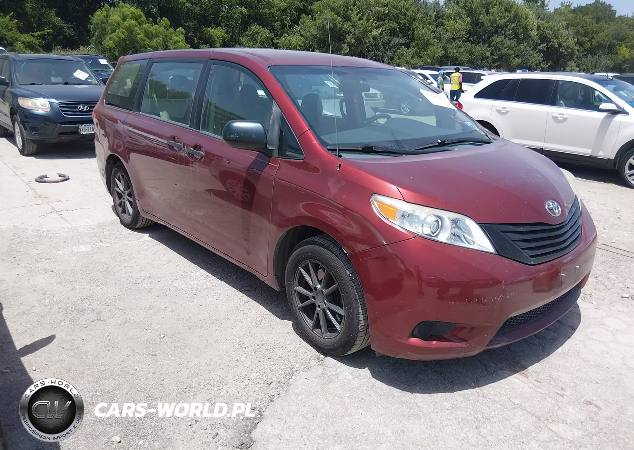 2013 Toyota Sienna L V6 7 Passenger – zdjęcie 1 z 16