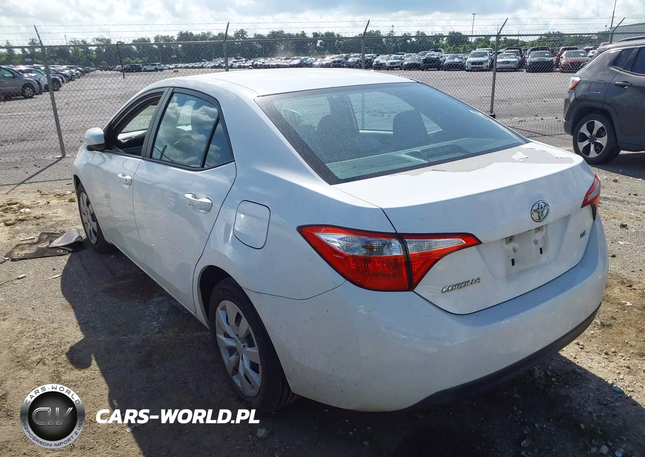 2015 Toyota Corolla Le VIN:5YFBURHE2FP233474 - 3