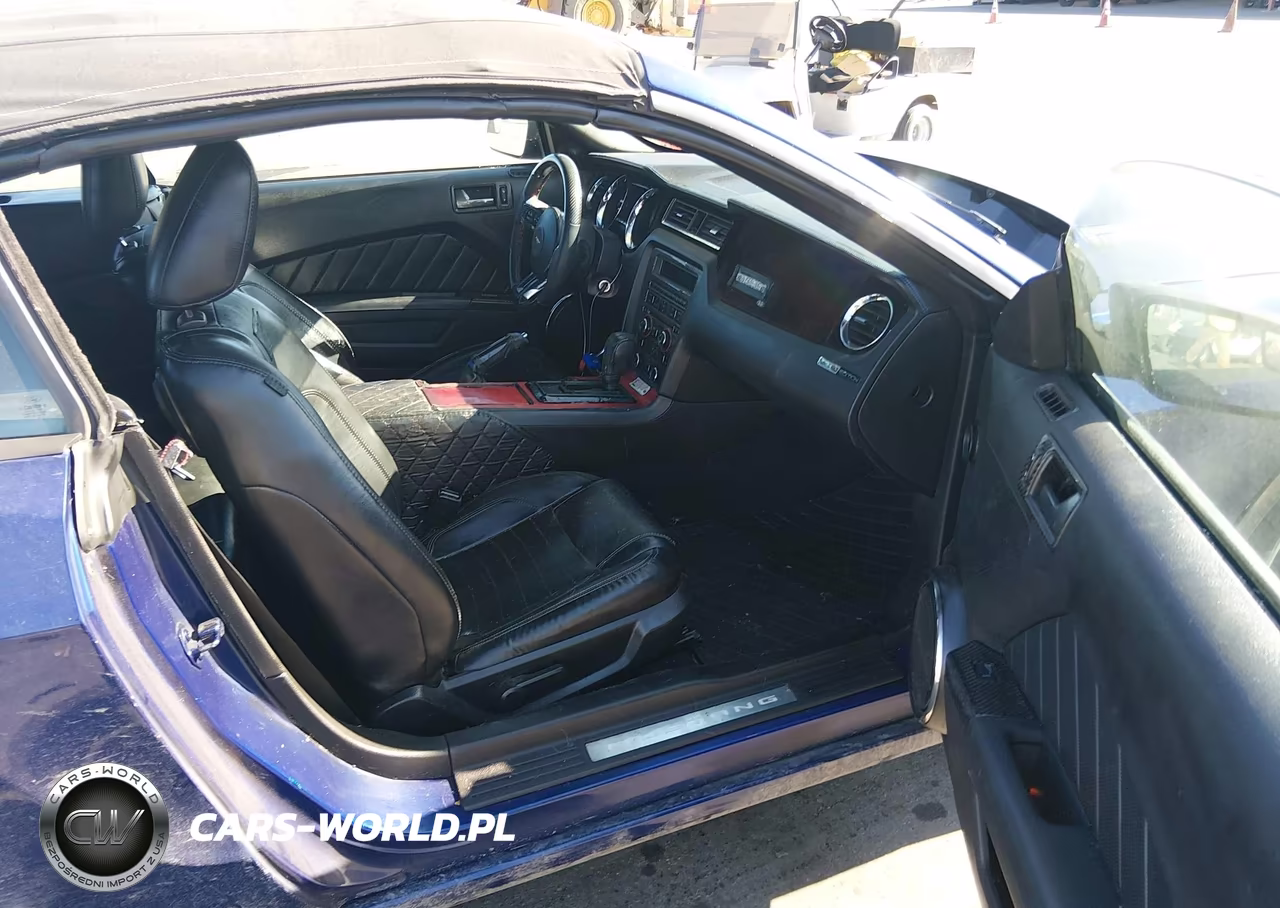 2013 Ford Mustang V6 Premium VIN:1ZVBP8EM3D5229504 - 5
