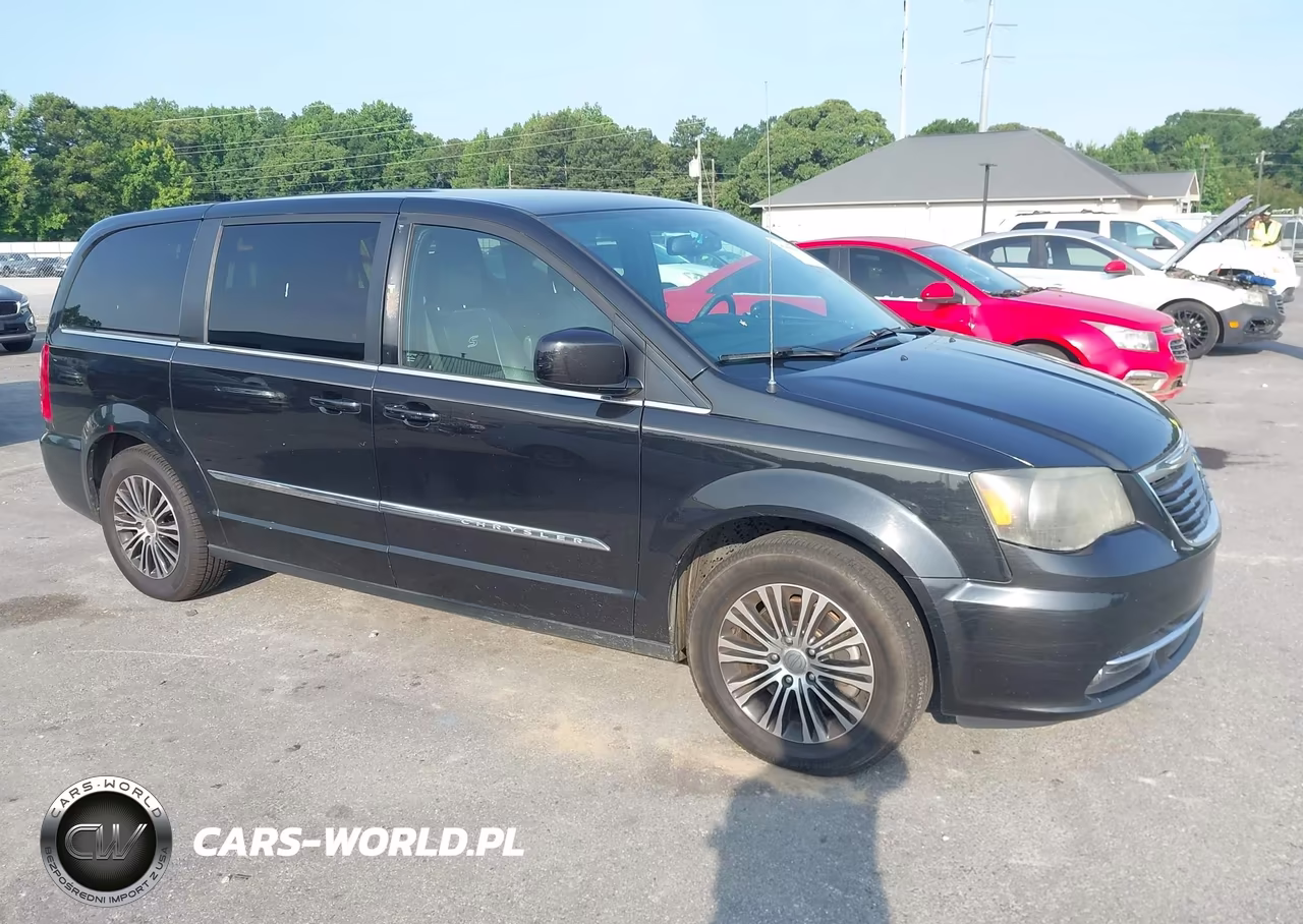 2014 Chrysler Town & Country S – zdjęcie 1 z 11