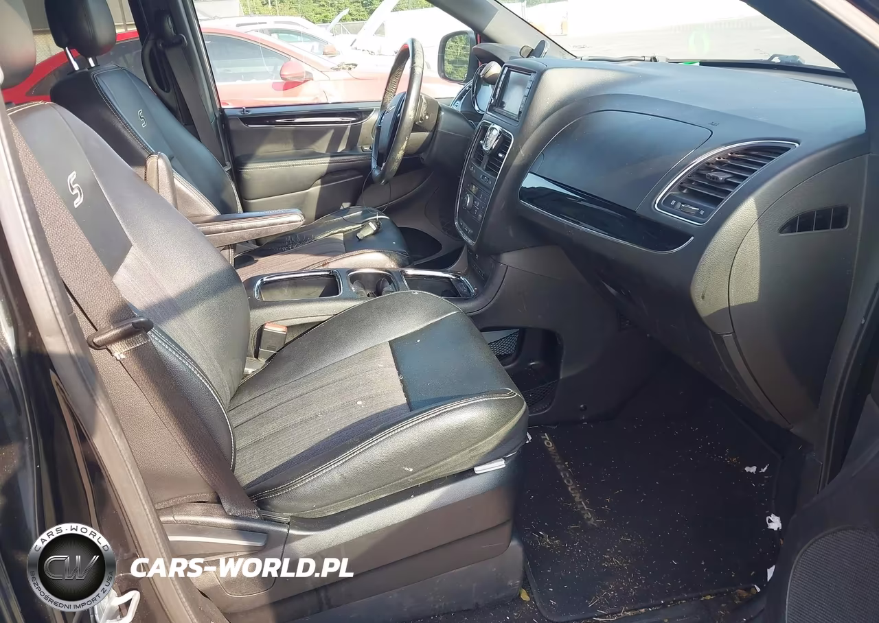 2014 Chrysler Town & Country S VIN:2C4RC1HG7ER274993 - 5