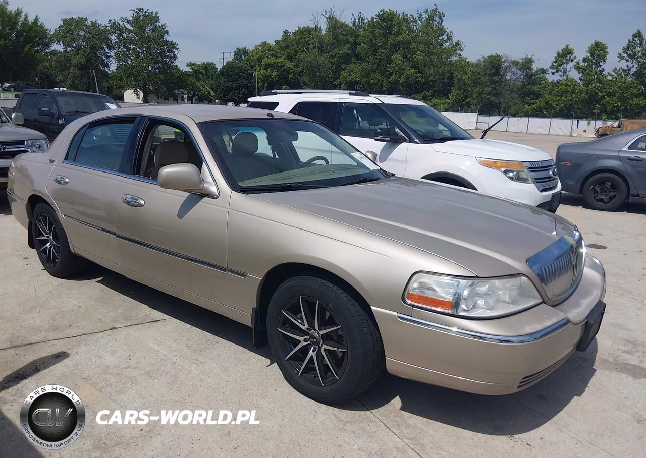 2007 Lincoln Town Car Signature Limited