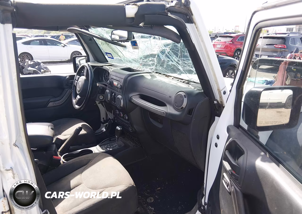 2016 Jeep Wrangler Unlimited Sport VIN:1C4BJWDGXGL187319 - 5