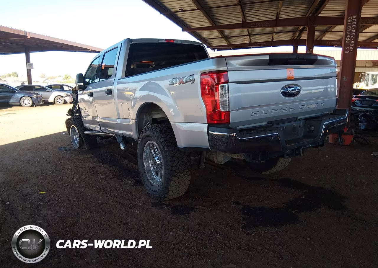 2018 Ford F-250 Xlt VIN:1FT7W2BT7JEB38087 - 3