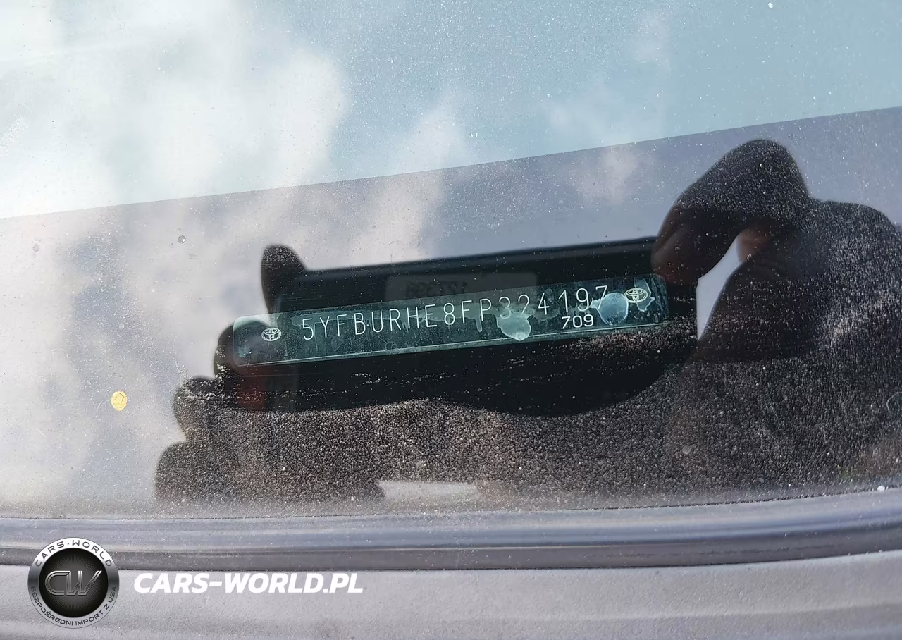 2015 Toyota Corolla Le VIN:5YFBURHE8FP324197 - 9