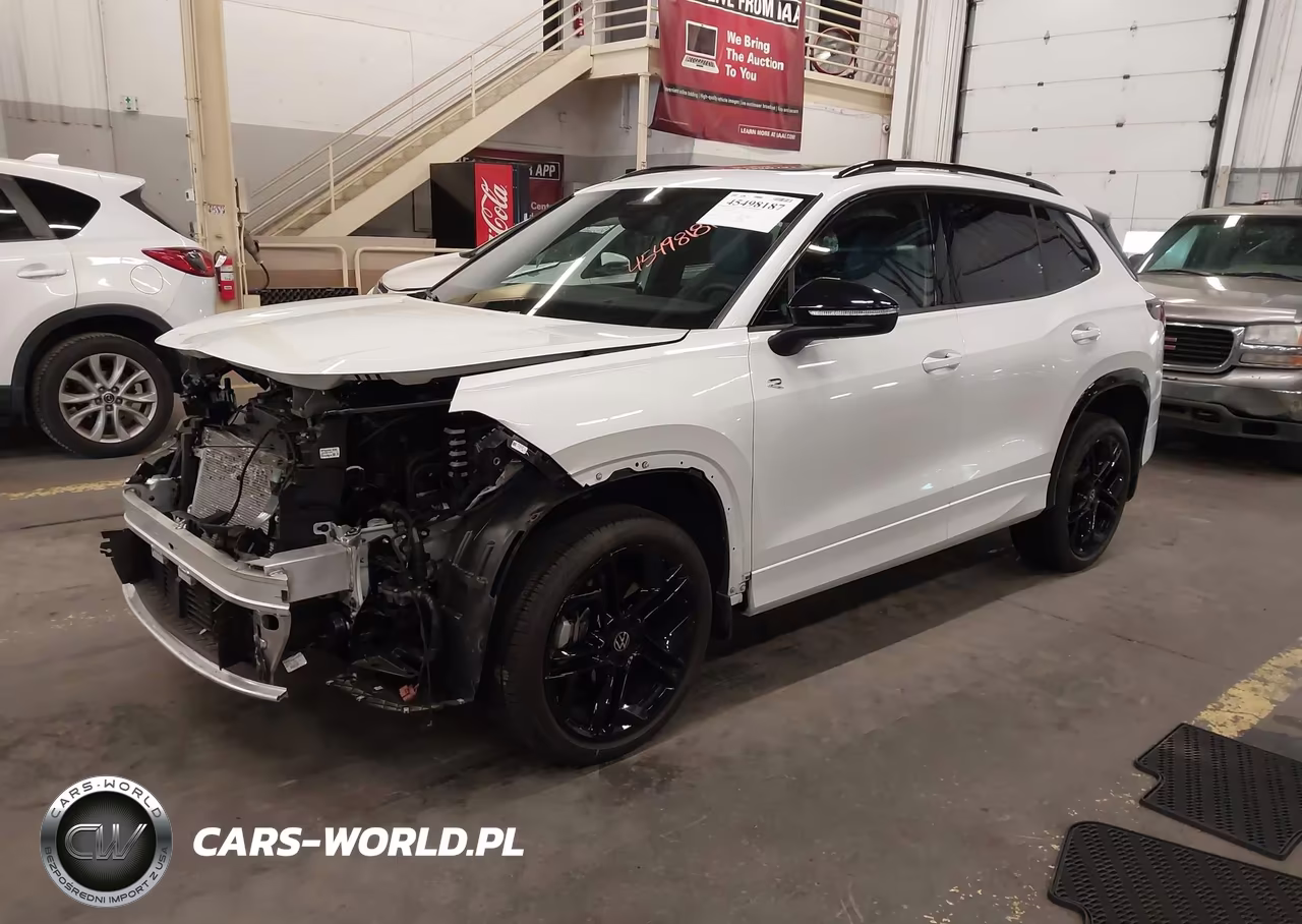 2025 Volkswagen Tiguan 2.0T Se R-Line Black VIN:3VVGR7RM8SM071922 - 2