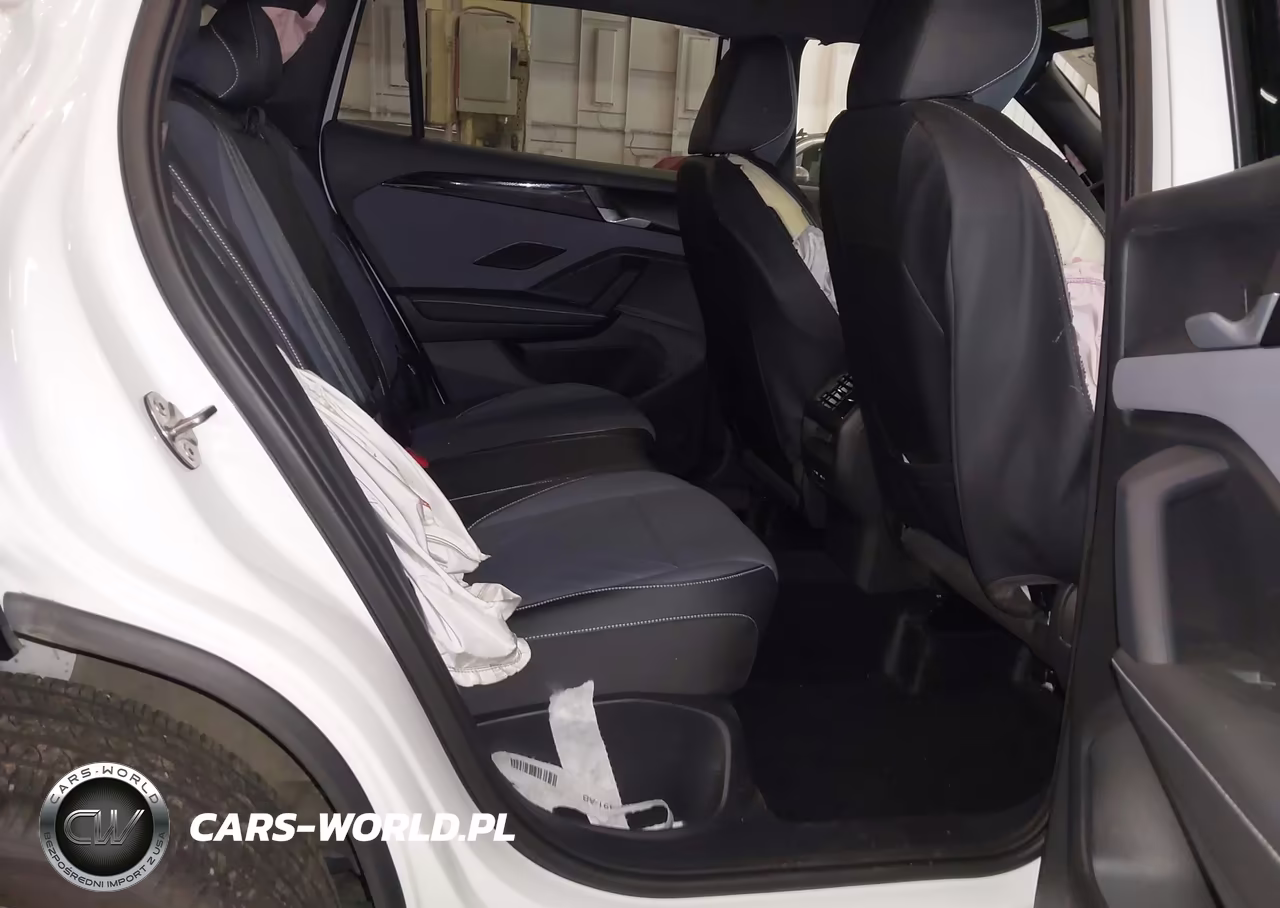 2025 Volkswagen Tiguan 2.0T Se R-Line Black VIN:3VVGR7RM8SM071922 - 8