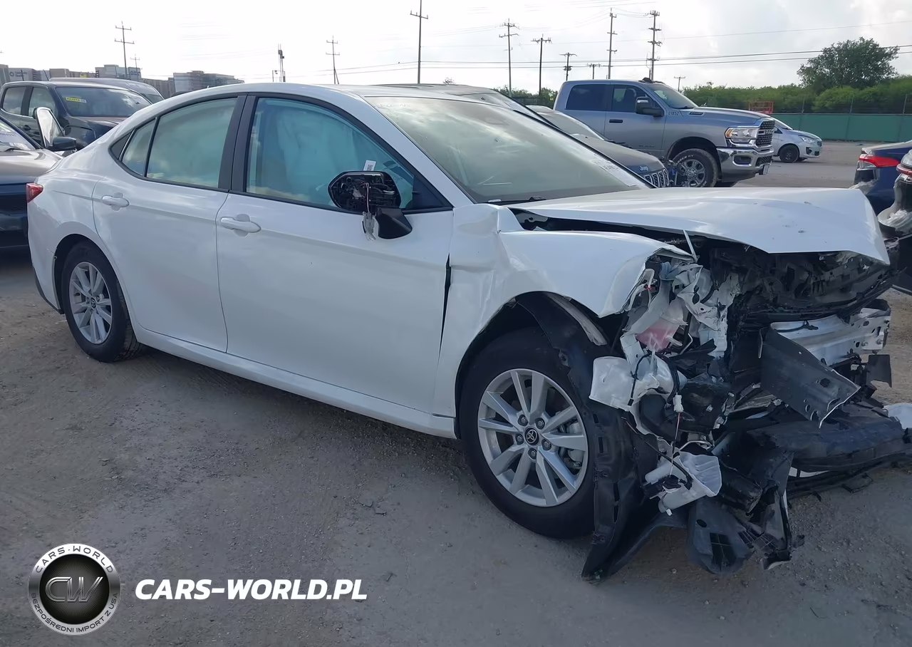 2026 Toyota Camry Le – zdjęcie 1 z 15