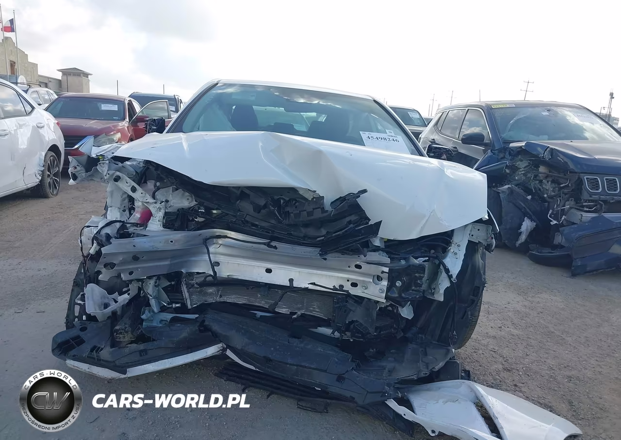 2026 Toyota Camry Le VIN:4T1DAACK1TU291117 - 11