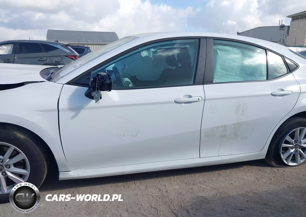 2026 Toyota Camry Le VIN:4T1DAACK1TU291117 - 13