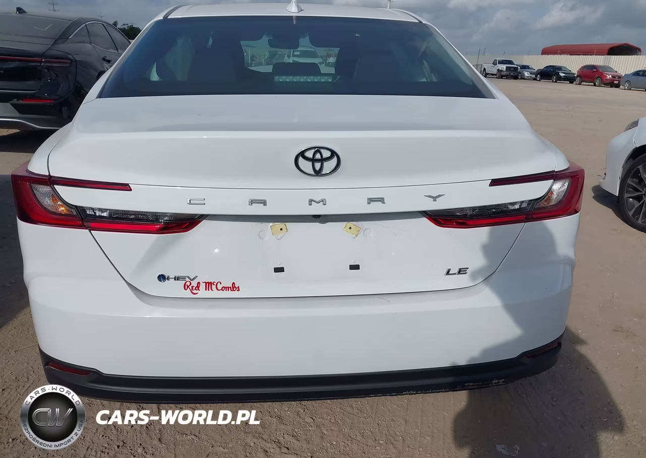 2026 Toyota Camry Le VIN:4T1DAACK1TU291117 - 15