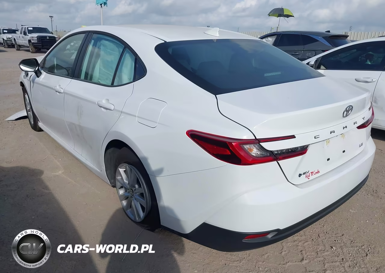 2026 Toyota Camry Le VIN:4T1DAACK1TU291117 - 3