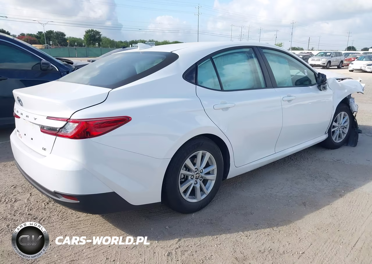 2026 Toyota Camry Le VIN:4T1DAACK1TU291117 - 4