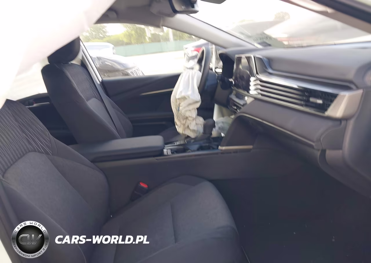 2026 Toyota Camry Le VIN:4T1DAACK1TU291117 - 5