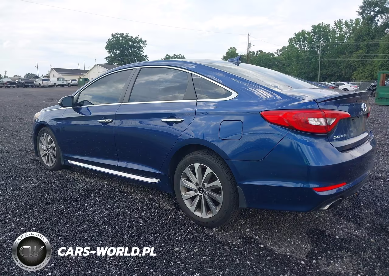 2015 Hyundai Sonata Sport VIN:5NPE34AF7FH219735 - 3